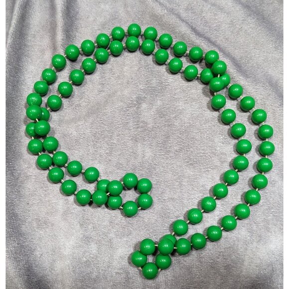 Long Casual Green Plastic Beaded Necklace - Picture 4 of 5